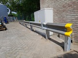 Vangrail type A 1-hoog Aardebaan in straatstenen