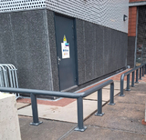 Leuning uit buis Ø114 op voetplaat