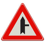 Verkeersbord B5 voorrangskruispunt zijweg rechts