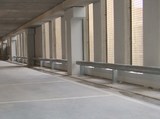 Doorrijbeveiliging rond 133 op betonvloer