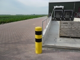 Afschermpaal 219x4,5x1700 mm. aardebaan geel zwart